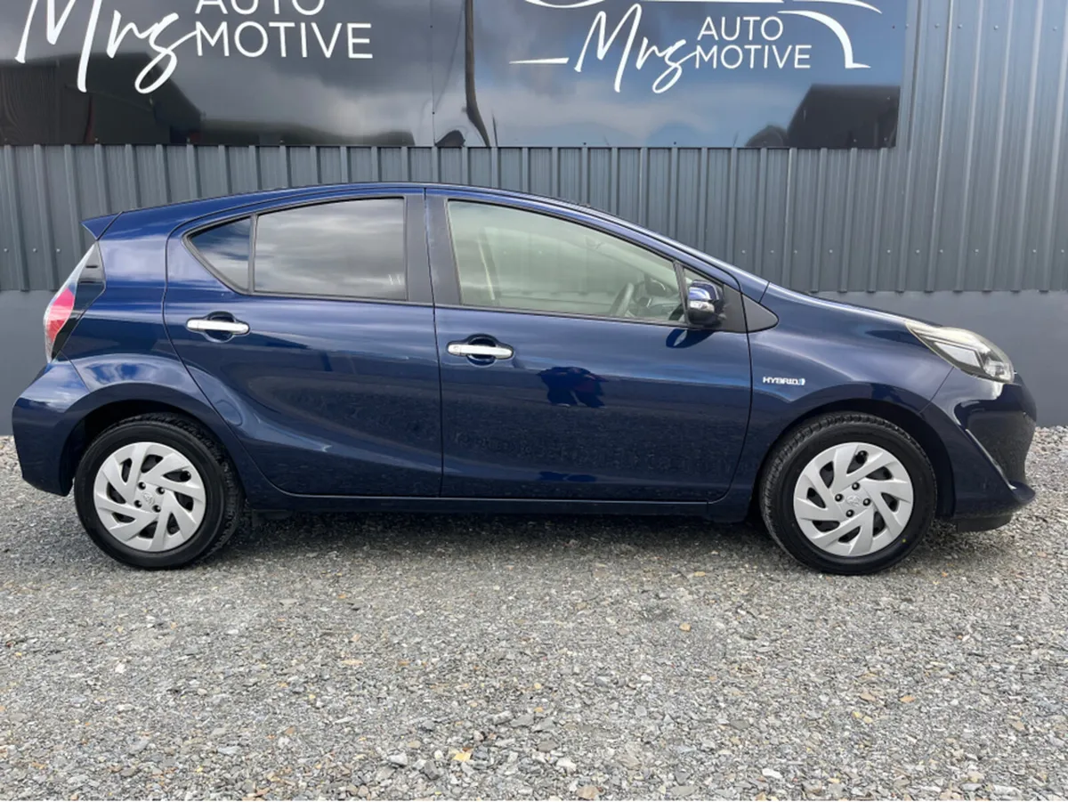 Toyota Aqua //HYBRID// 191D56794 - Image 2