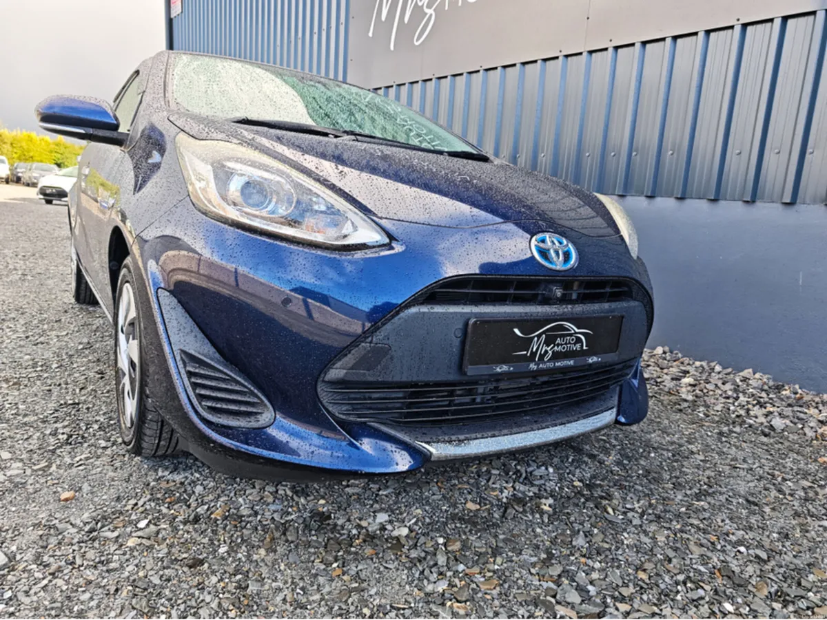 Toyota Aqua //HYBRID// 192D31198 - Image 3