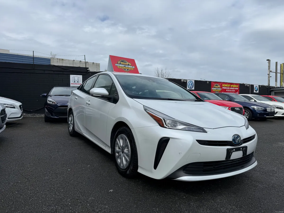 2021 Toyota Prius 1.8 Hybrid Automatic - Image 2