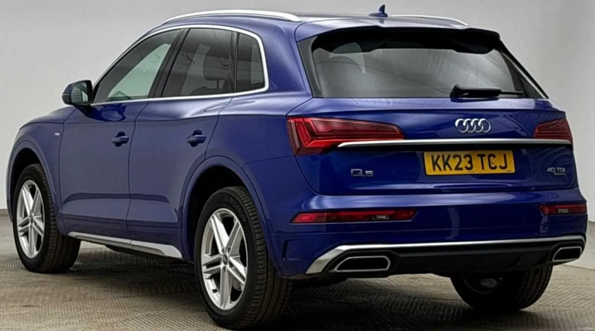 2.0 TDI 40 S line SUV 5dr Diesel S Tronic quattro - Image 3