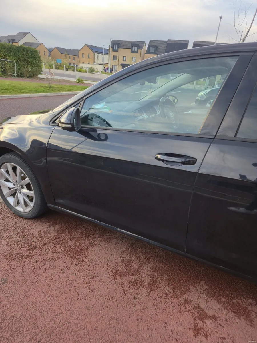 2017 Volkswagen Golf 1.2 TSI BlueMotion - Image 2