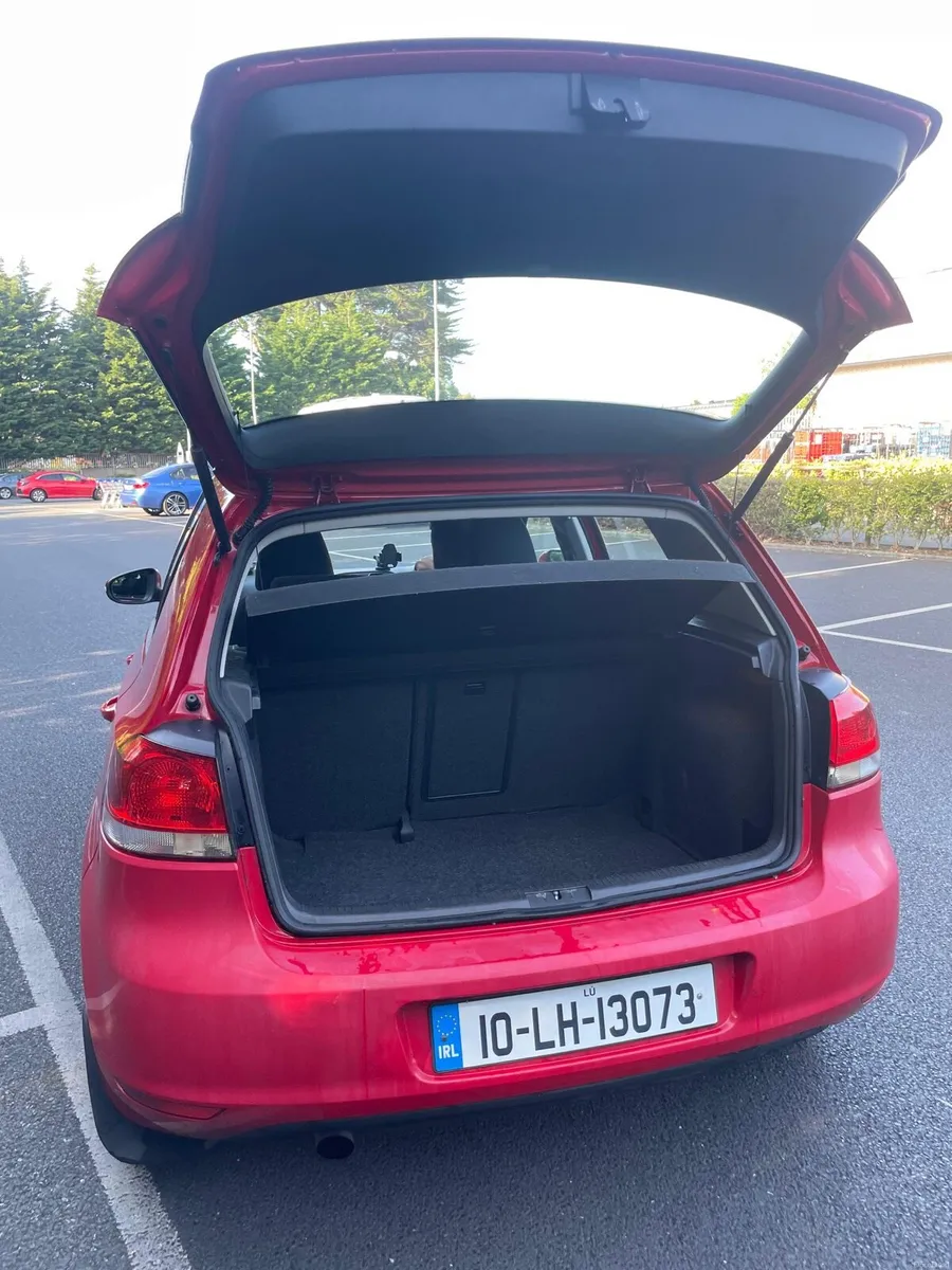 Volkswagen Golf 2010 1.6 TDI for Sale - Image 2