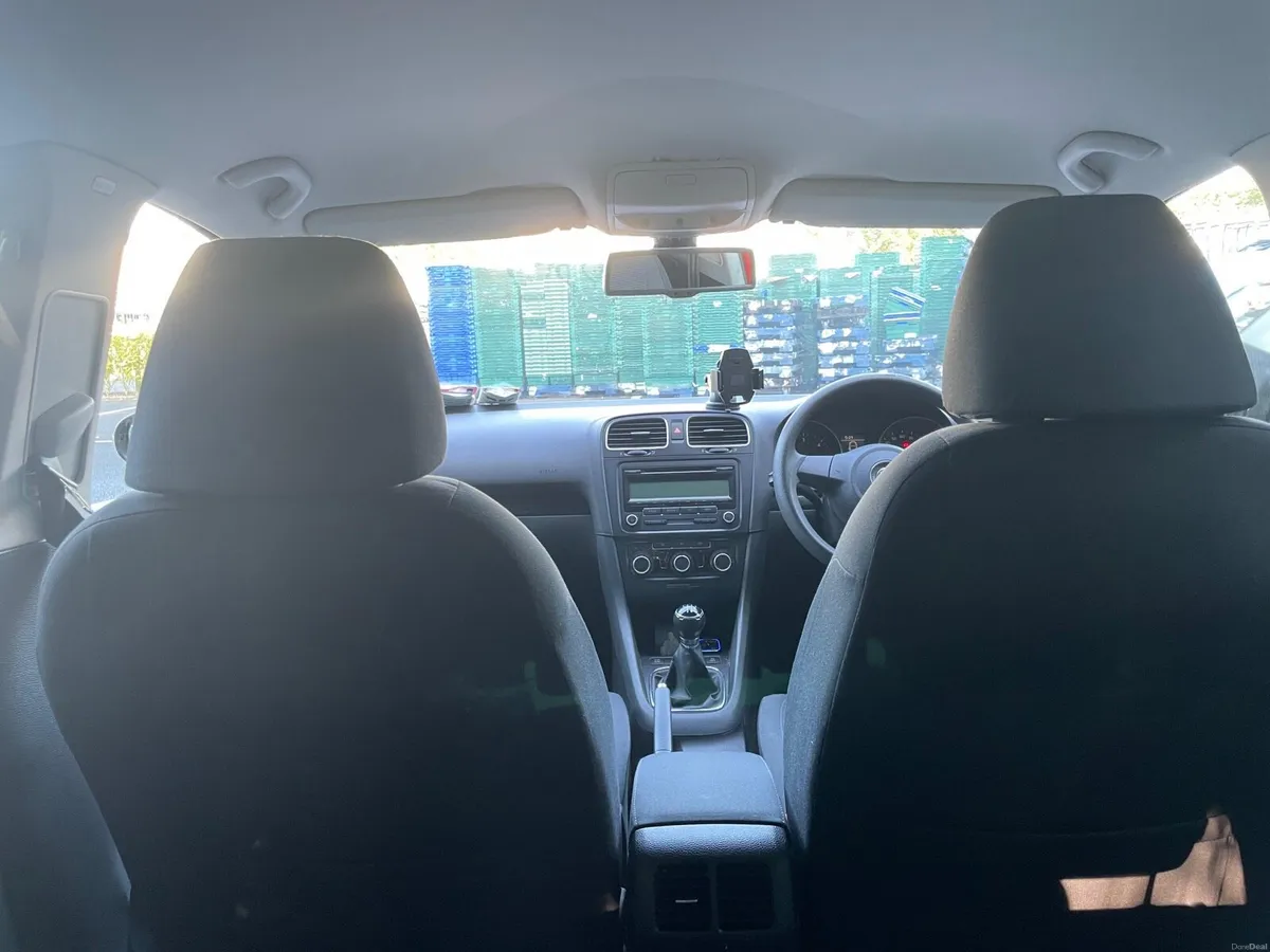 Volkswagen Golf 2010 1.6 TDI for Sale - Image 4