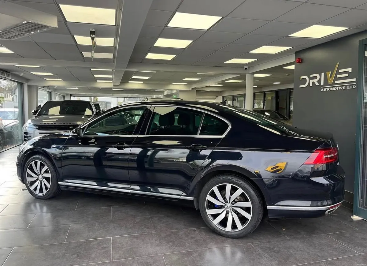 Volkswagen Passat 2018 - Image 2