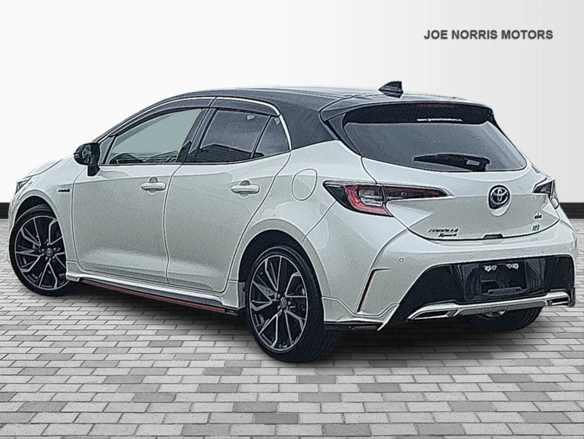 Toyota Corolla Sport GZ 1.8 Hybrid High Spec - Image 3