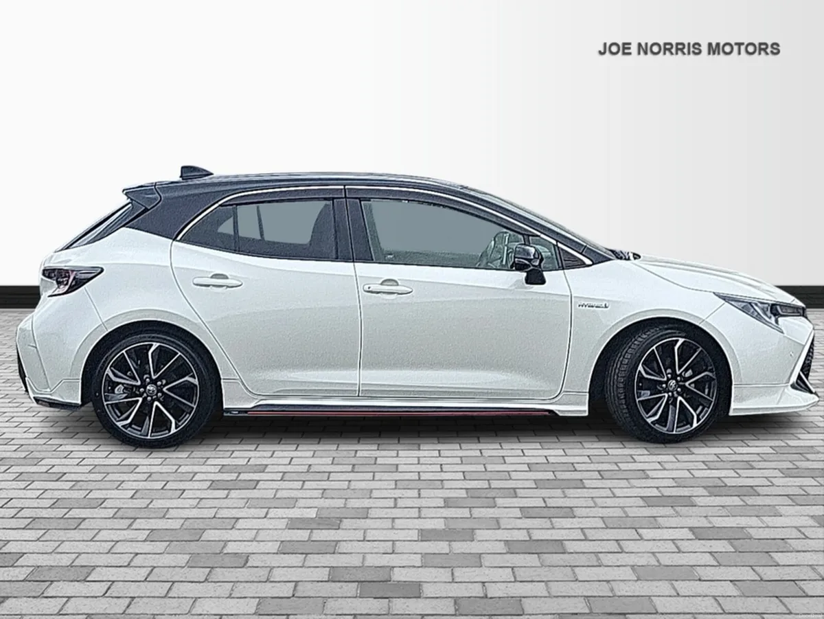 Toyota Corolla Sport GZ 1.8 Hybrid High Spec - Image 4