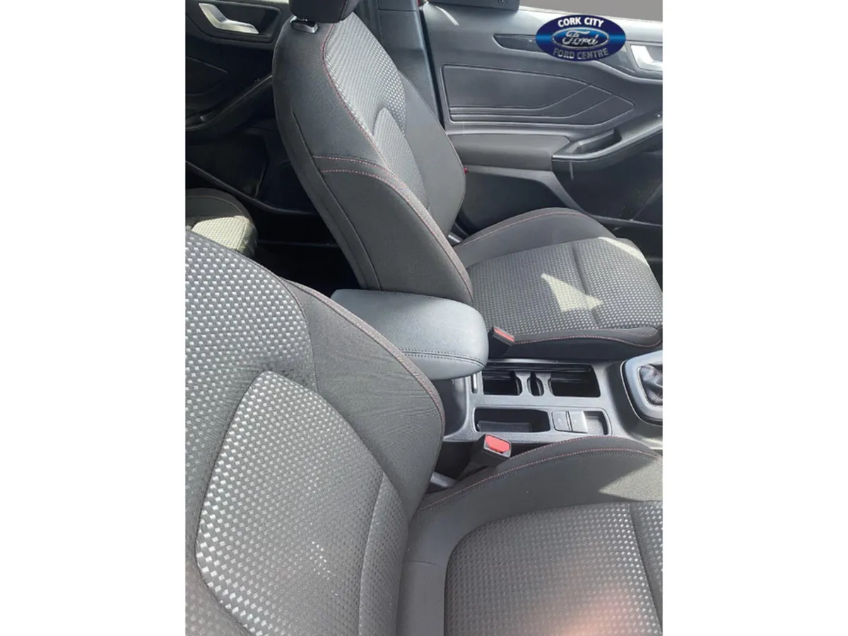 Ford Focus ST-LINE 5DR 1.0T 125 MHEV - Image 4
