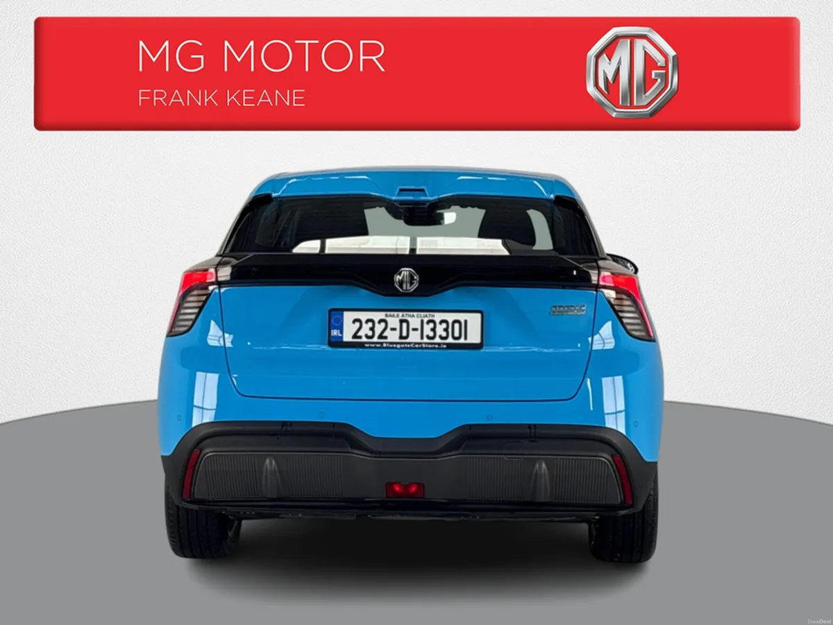 MG 4 LR - EXCITE 64KWH**BLACK CLOTH SEATS**AIR CON - Image 3