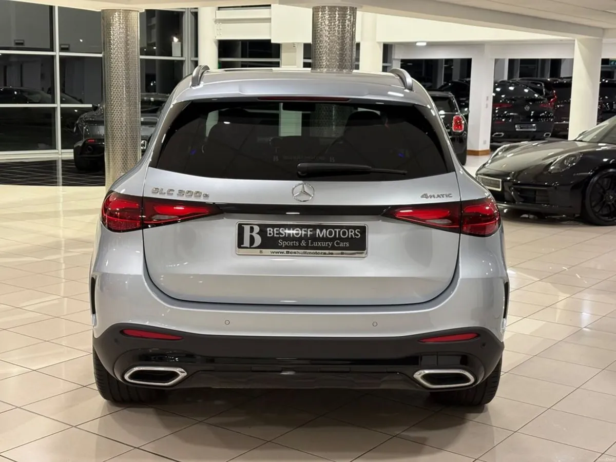 Mercedes-Benz GLC 300e 4MATIC URBAN EDITION=ONLY 1 - Image 4