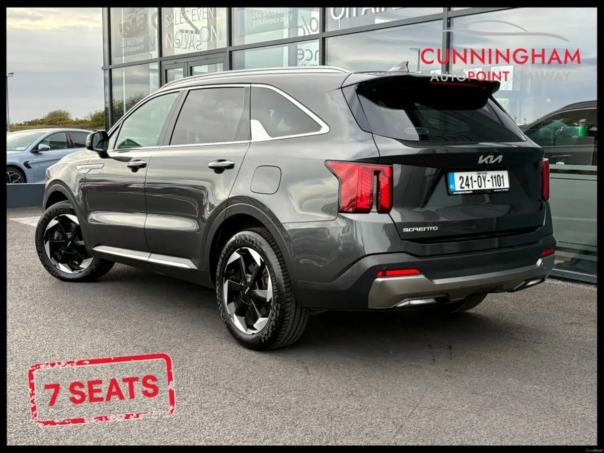 Kia Sorento 2.2D Platinum Edition Auto [7 Seater] - Image 2