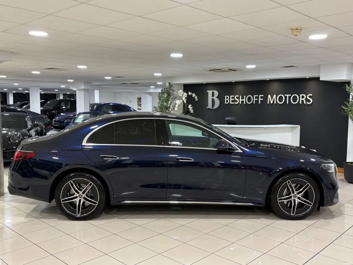 Mercedes-Benz E-Class 300e AMG LINE PREMIUM=HUGE S - Image 2