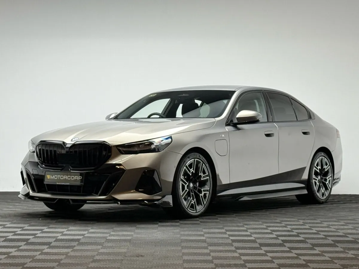 BMW 5-Series 530E M SPORT - Image 3