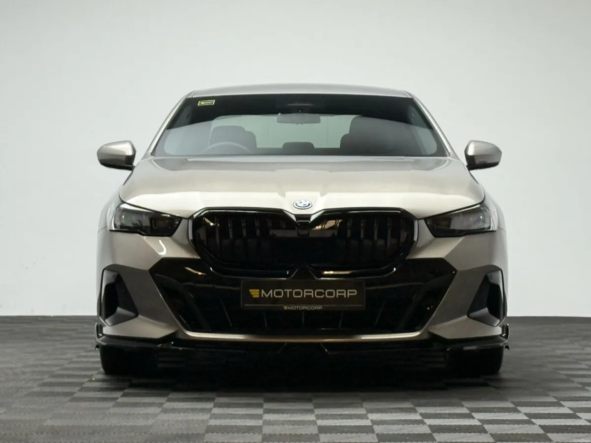 BMW 5-Series 530E M SPORT - Image 2