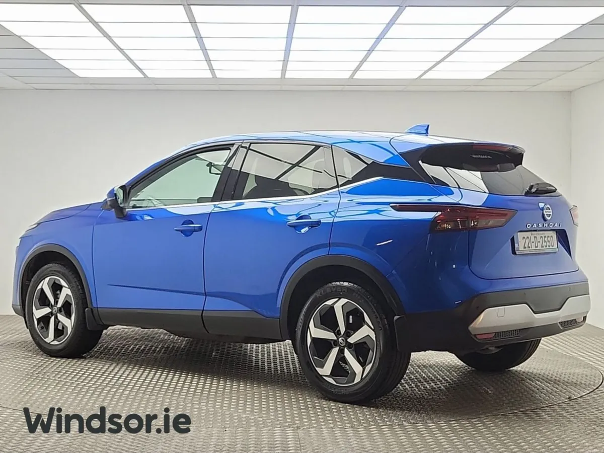 Nissan Qashqai 1.3 PET MILD HYBRID SV PREMIUM - Image 4