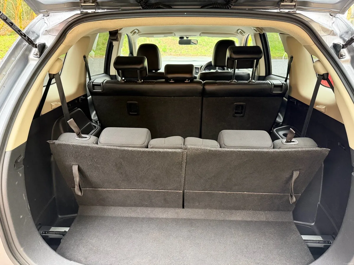 142 Mitsubishi Outlander 4 wheel drive - Image 3