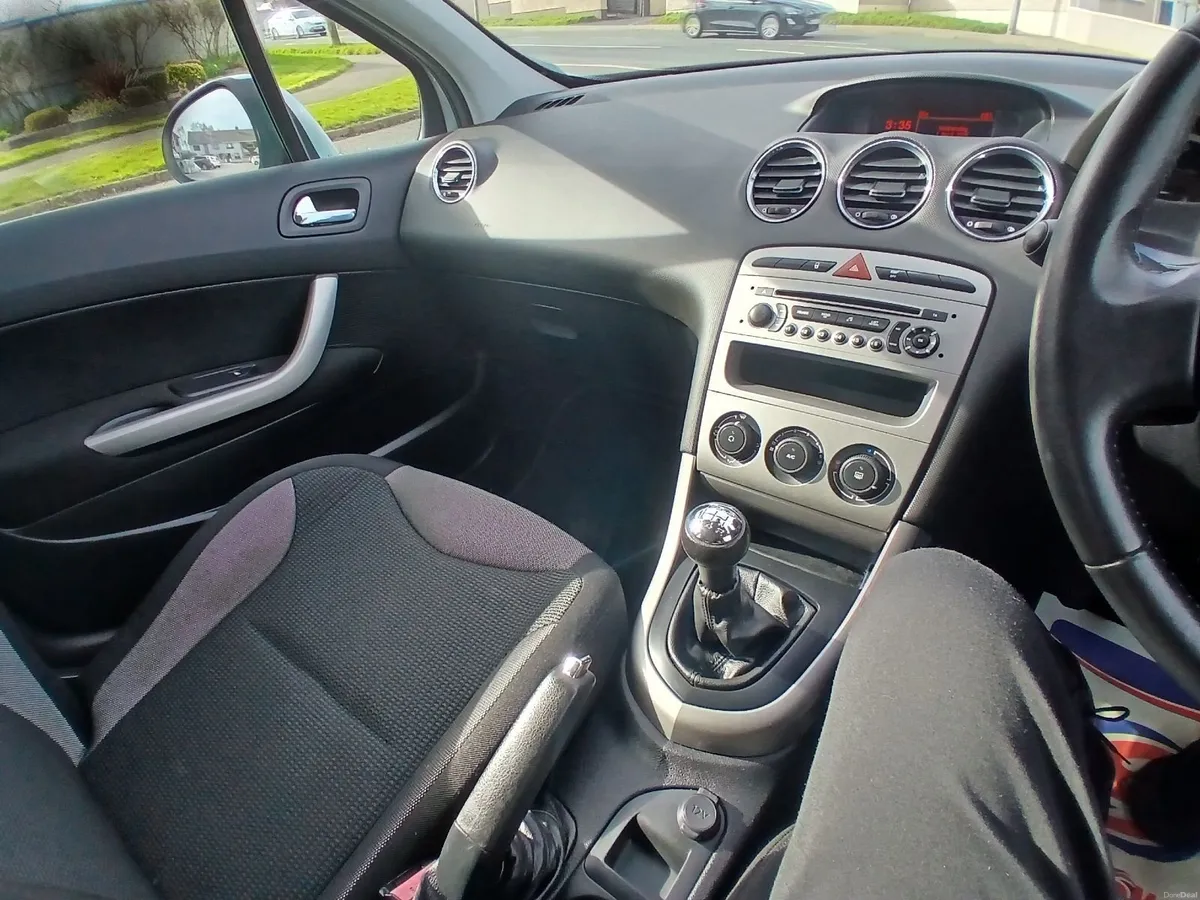 Peugeot 308 2012 - Image 2