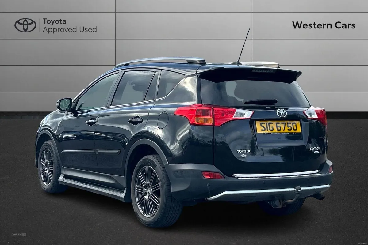 Toyota RAV4 2.0 D-4D Invincible 4WD Euro 5 (s/s) 5 - Image 4