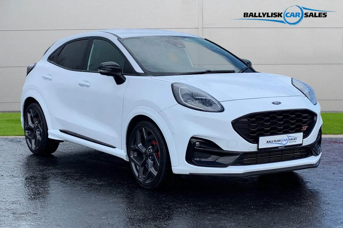 Ford Puma 1.5T 200PS ST in Frozen White with only - Image 1