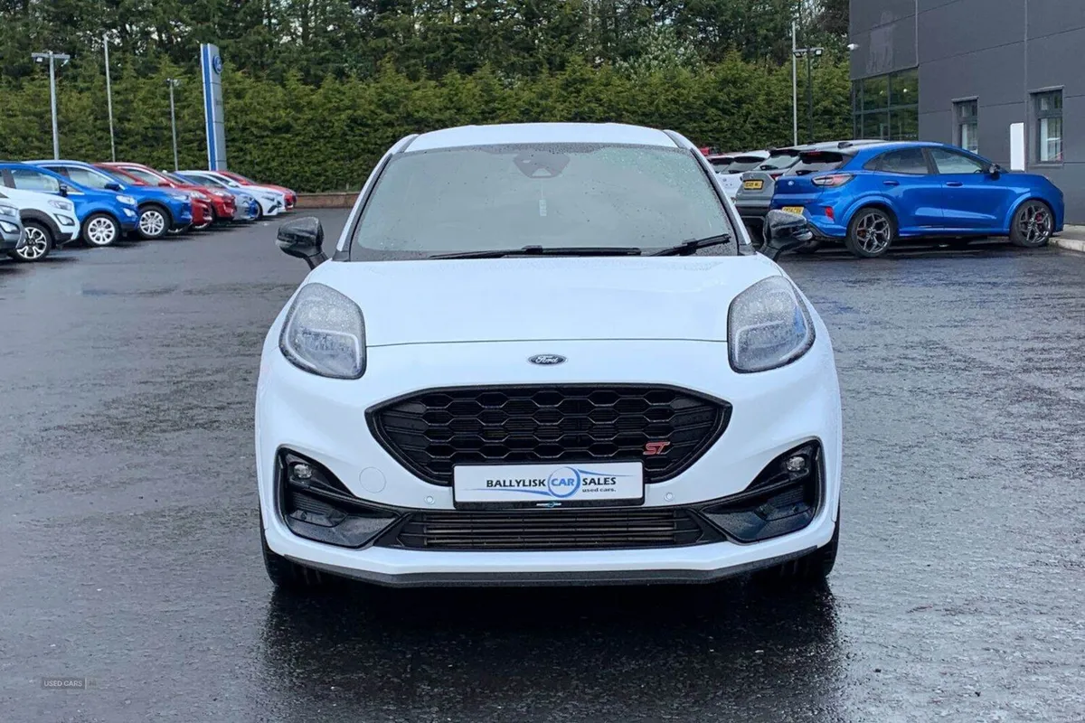 Ford Puma 1.5T 200PS ST in Frozen White with only - Image 4