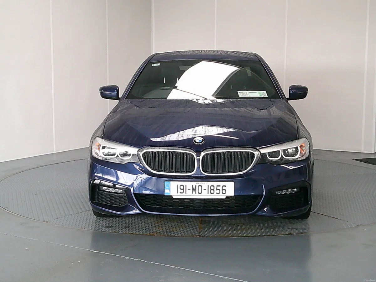 BMW 5-Series 2019 - Image 2
