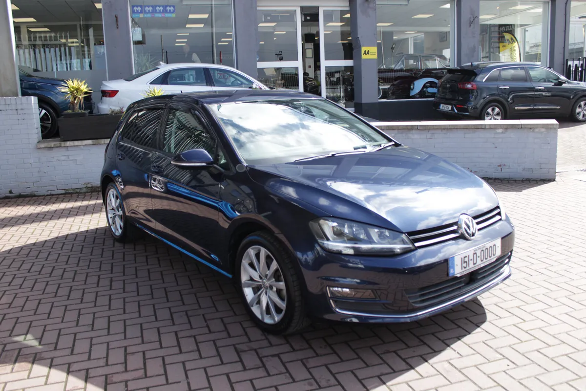 2015 VOLKSWAGEN GOLF 1.4TSI BLUEMOTION 5DR AUTO - Image 1