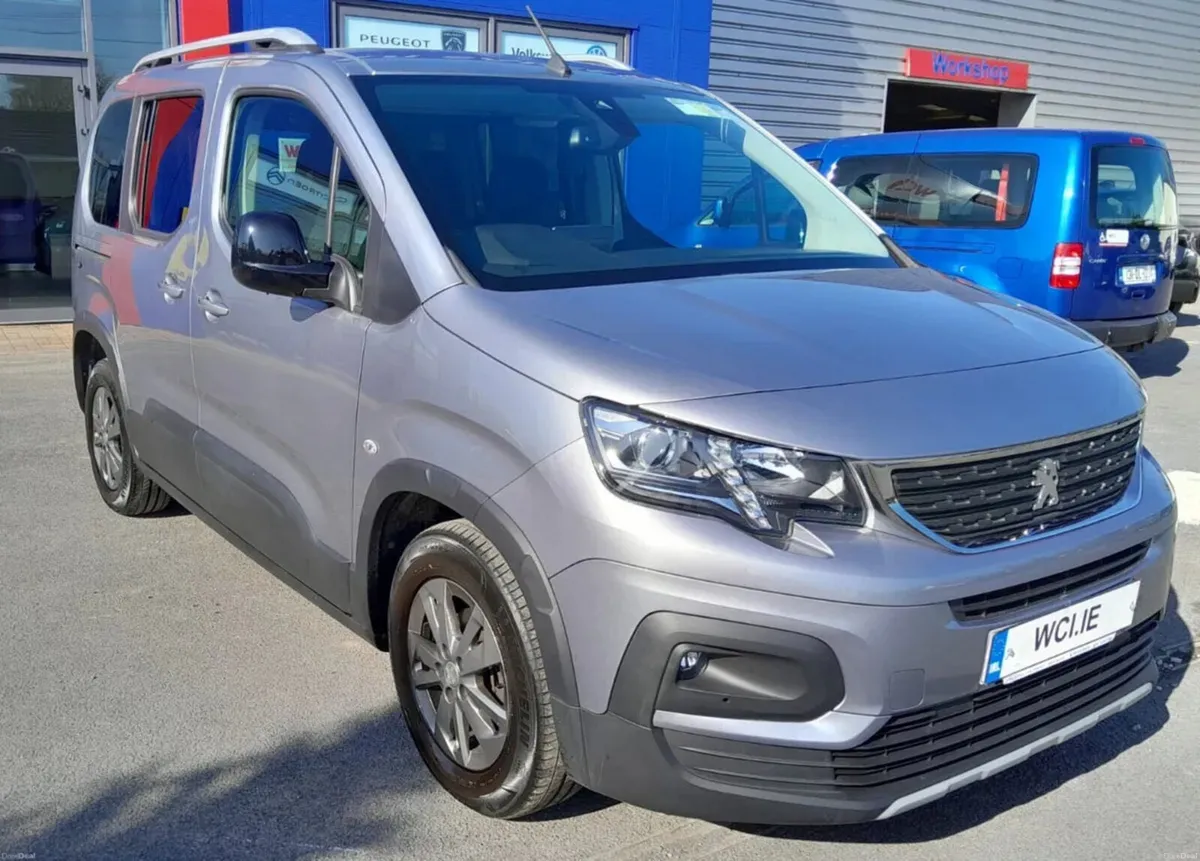 Wheelchair Accessible 2022 Peugeot Rifter - Image 3