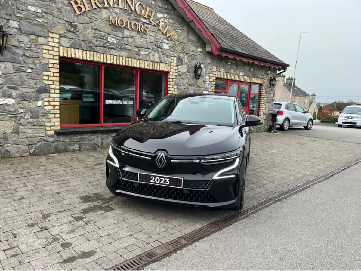 Renault Megane E-Tech EQUILIBRE EV - Image 6