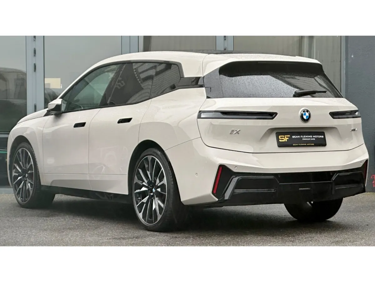 BMW iX I20 XDRIVE45 M SPORT 402BHP - Image 4