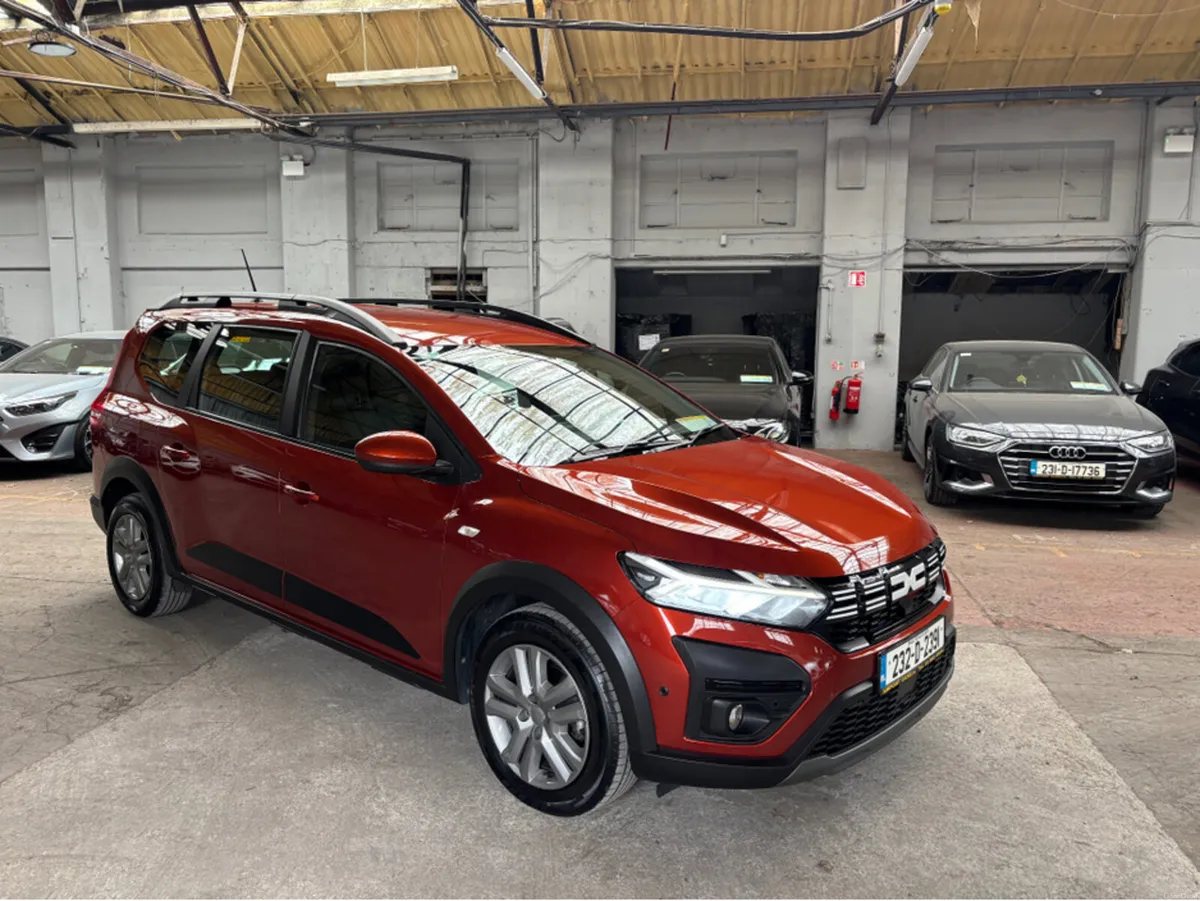 Dacia Jogger EXPRESSION TCE 110 NBI 5DR 7 Seater - Image 1