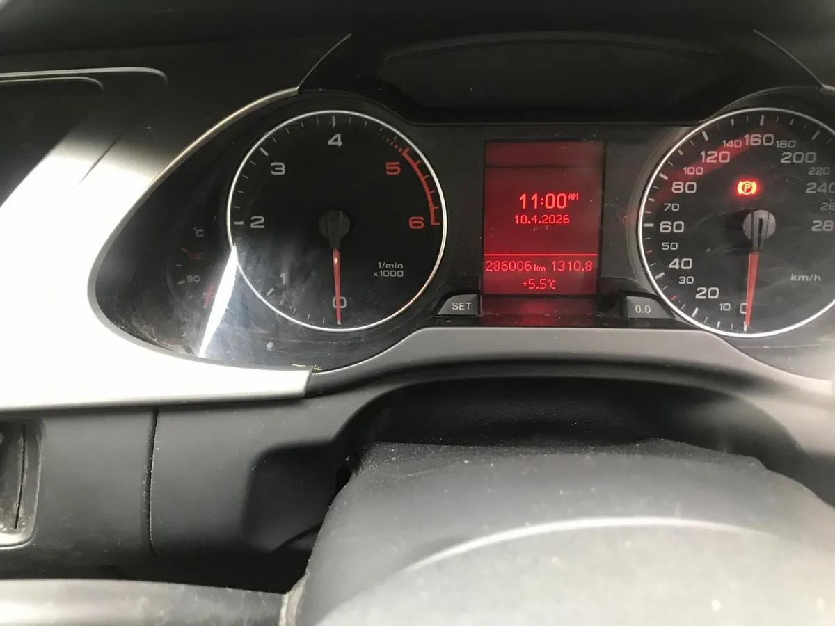 Audi A4 2010 - Image 4