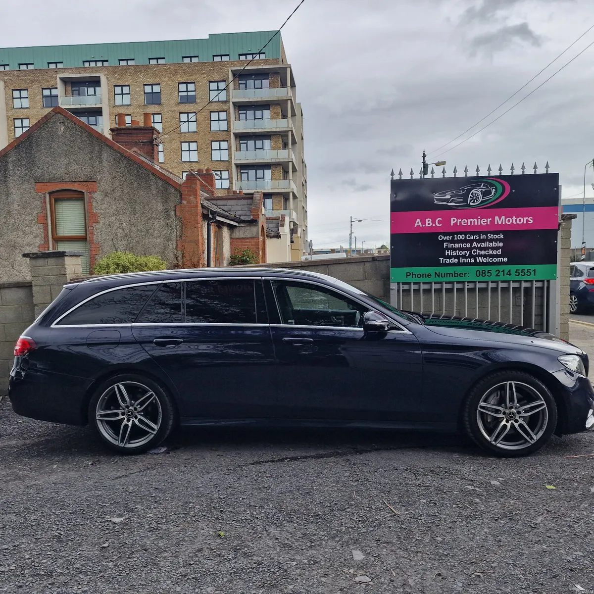 Mercedes-Benz E-Class E220d A/T Avantgarde Int/AMG - Image 2