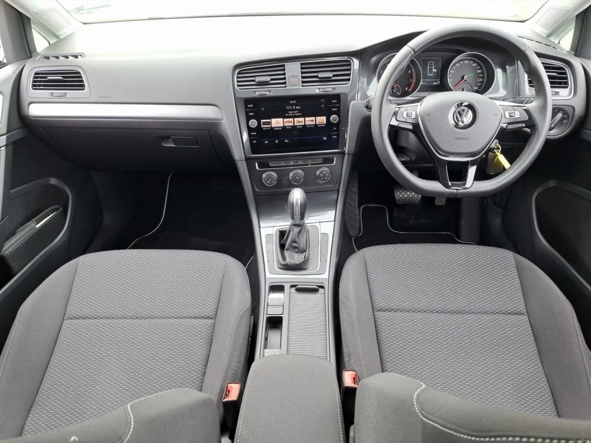Volkswagen Golf TSI TRENDLINE - Image 4