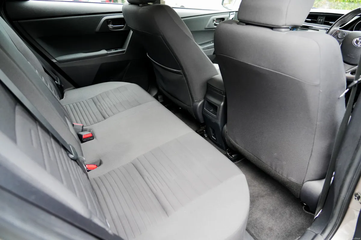 2016 Toyota Auris Manual 1.4 Diesel - Image 4
