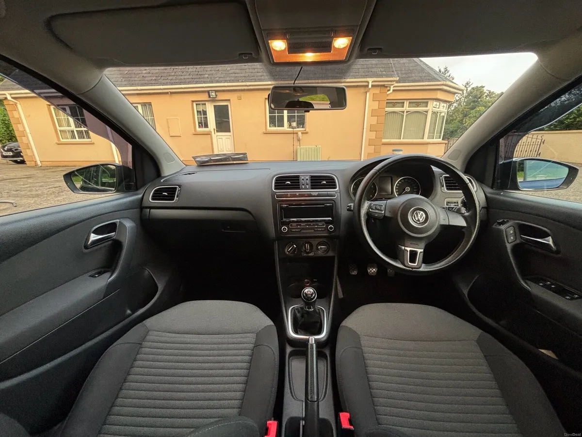 2013 Volkswagen Polo - Image 2