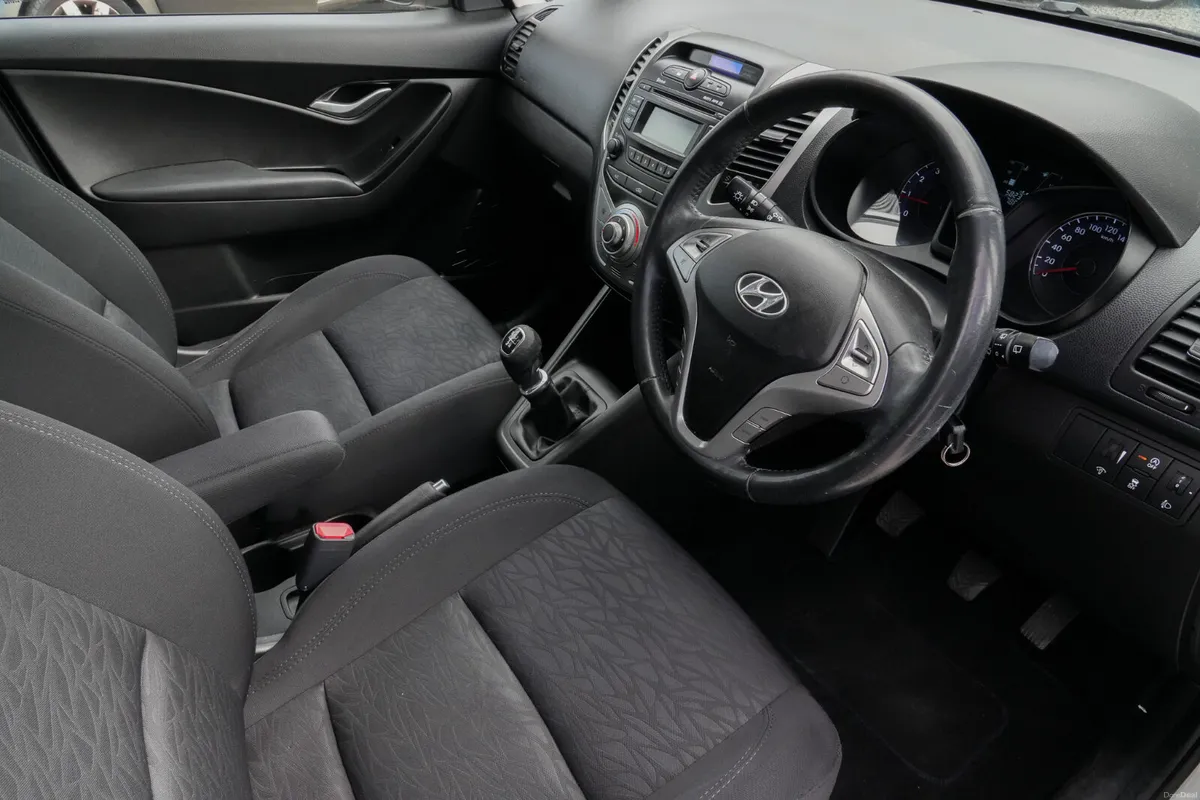 2013 Hyundai ix20 1.4 Petrol Manual *Low Miles* - Image 2
