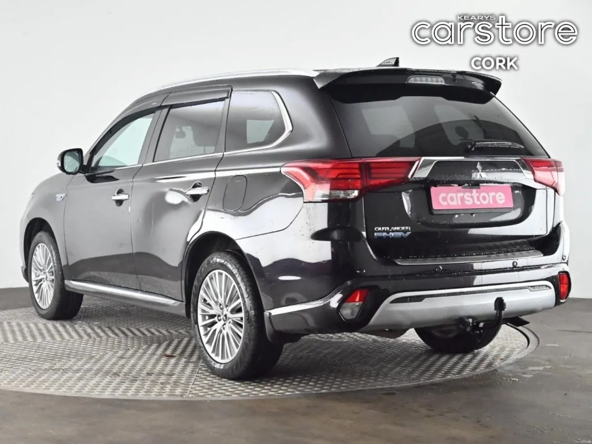 Mitsubishi Outlander 2.4L Plug-in EV Instyle 5 sea - Image 3