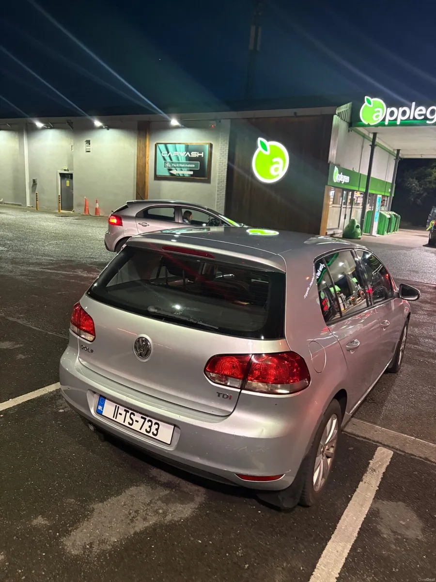 Volkswagen Golf 2011 - Image 2