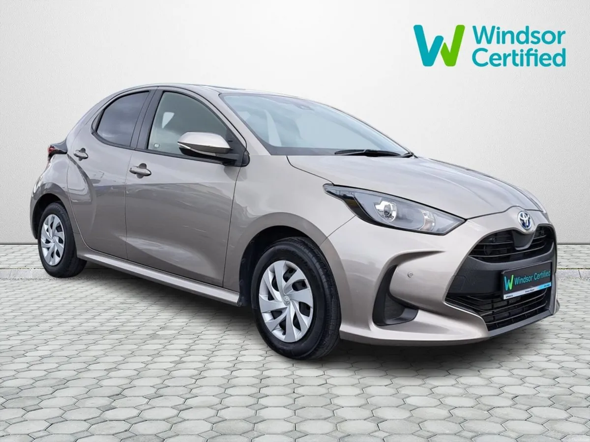 Toyota Yaris HYBRID AUTO X - Image 1
