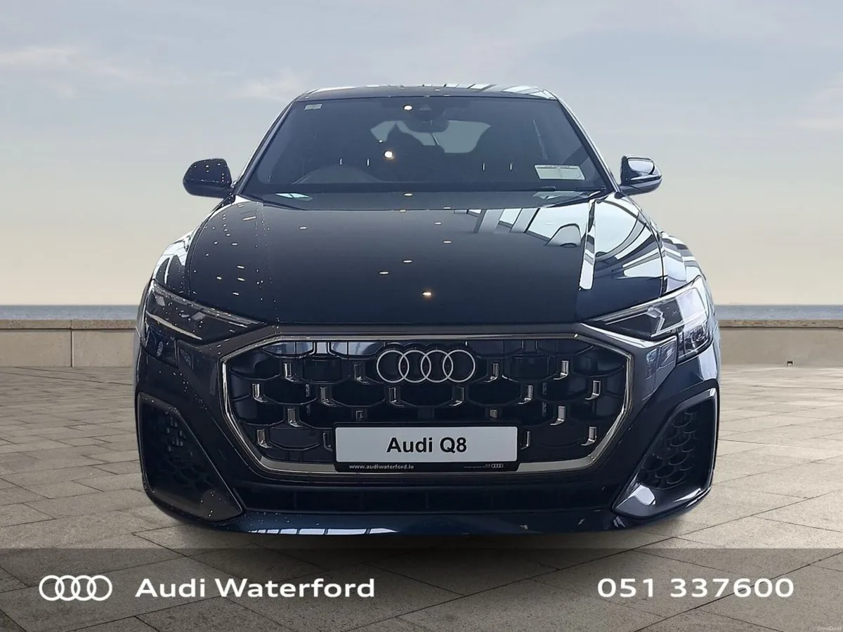 Audi Q8 SUV 55 TFSI E Q S Line - Image 2