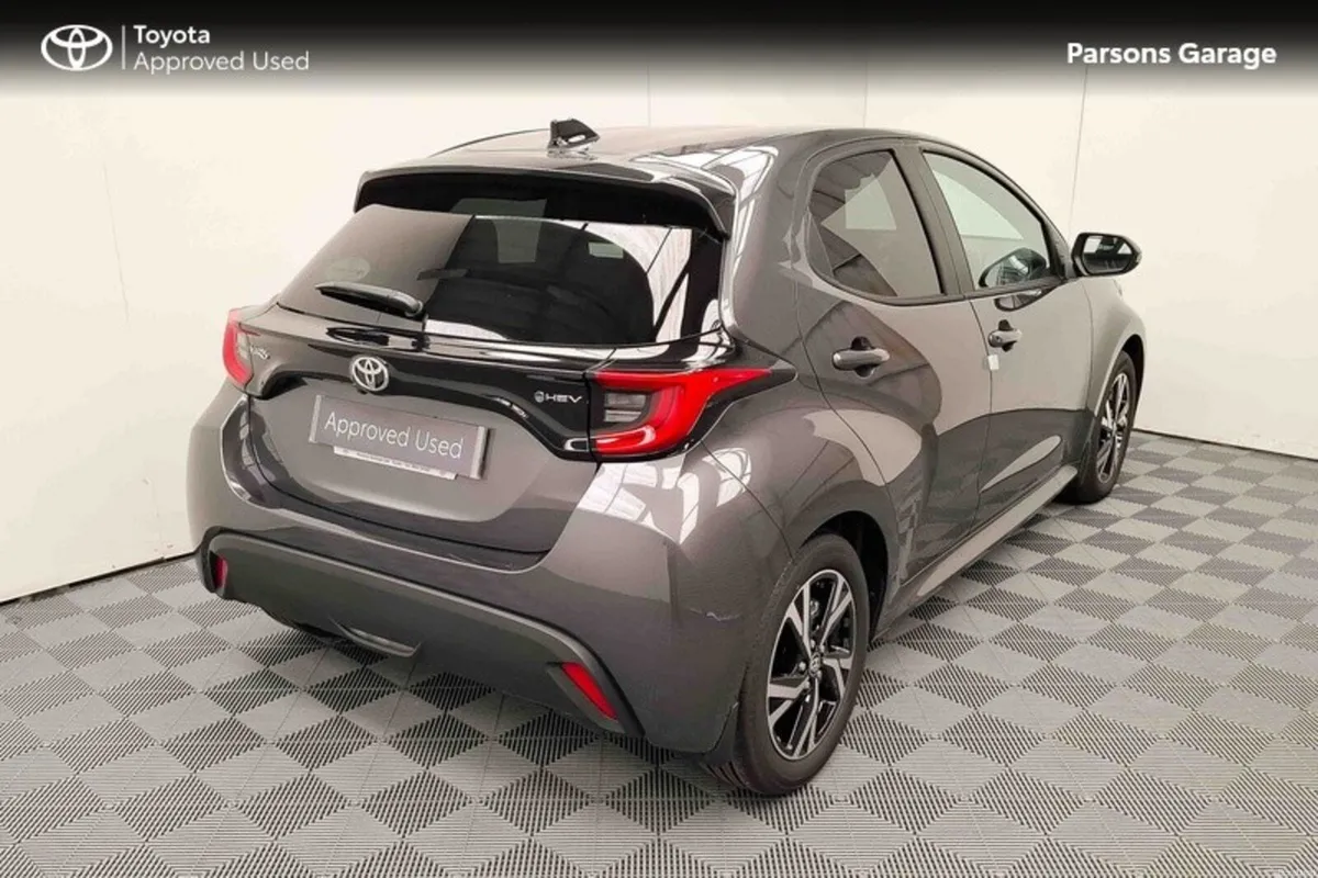 Toyota Yaris Yaris HEV Lunasport - Image 2