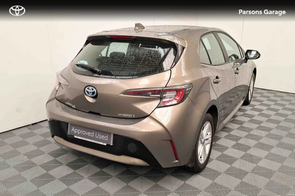 Toyota Corolla HYBRID LUNA H/B 4DR AUTO - Image 2