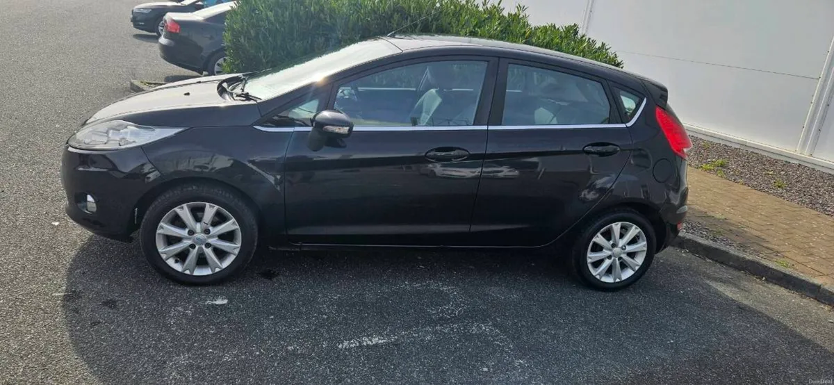 Ford FIESTA 2010 DIESEL - Image 4