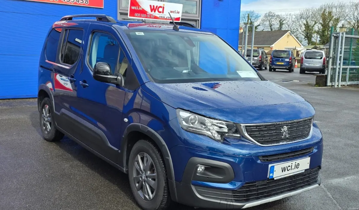 Wheelchair Taxi Auto Peugeot Rifter - Image 3