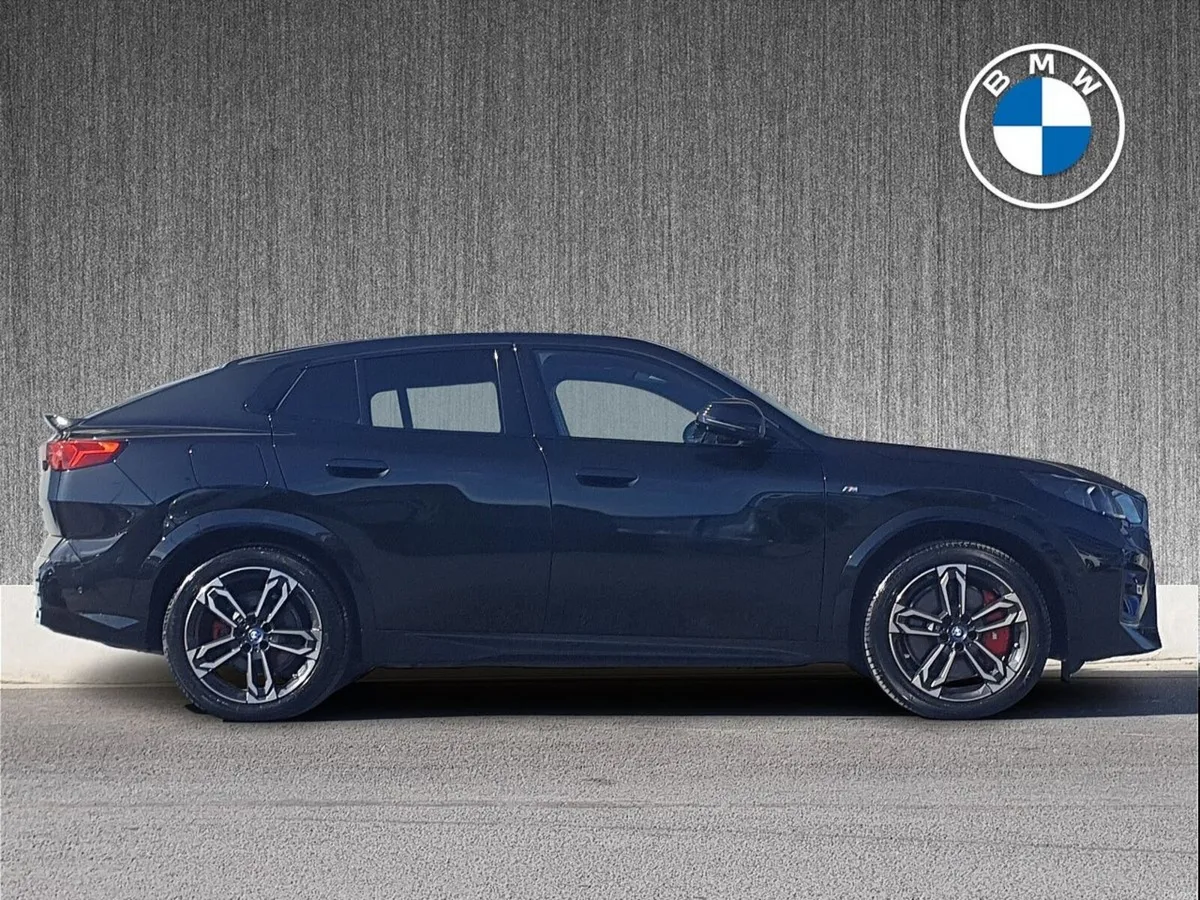 BMW iX2 eDrive20 M Sport - Image 3