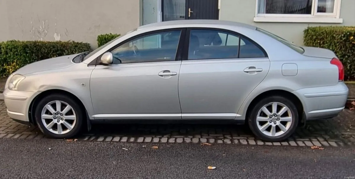 Toyota Avensis 2005 - Image 1