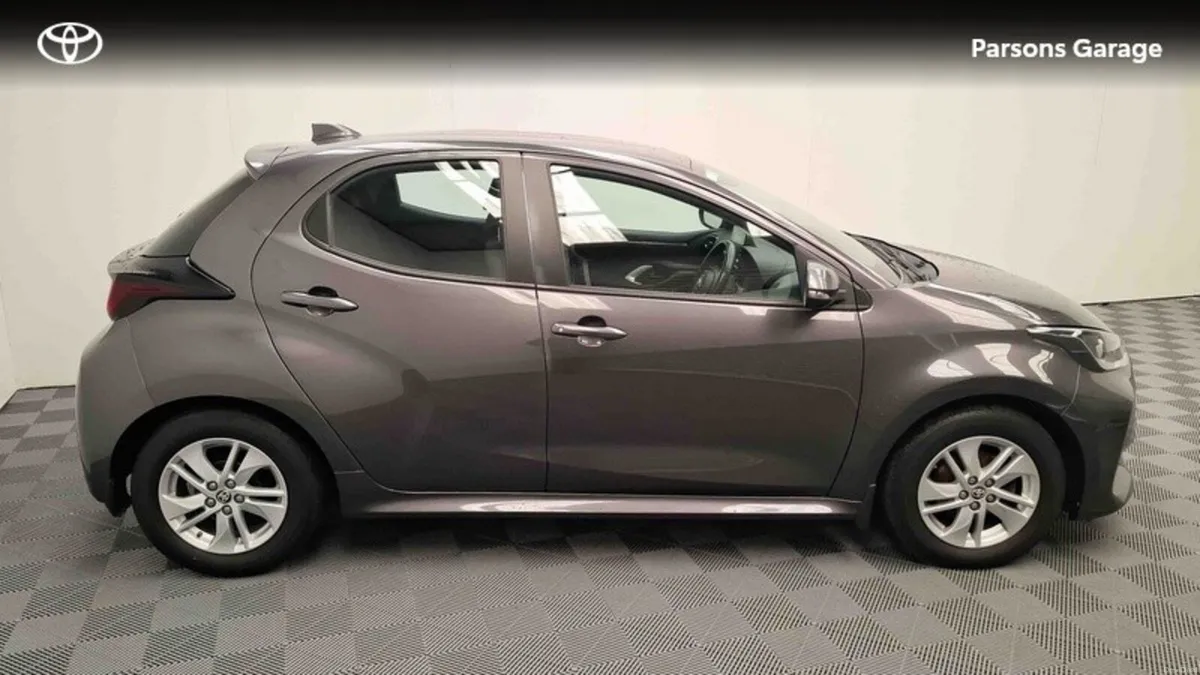 Toyota Yaris 1.0 LUNA 4DR - Image 3