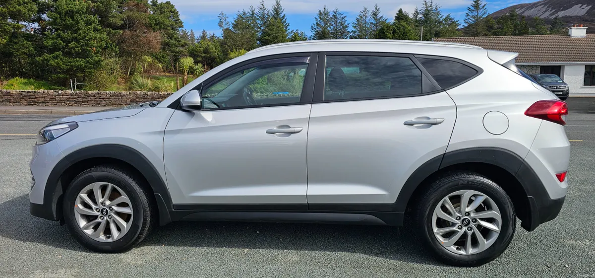 Hyundai Tucson 1.7 D Executive 2016 - Image 3