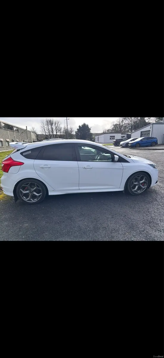 Ford Focus ST-2 Petrol 290Bhp - Image 2