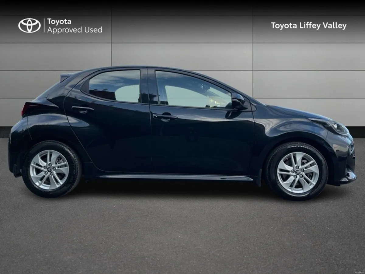 Toyota Yaris YARIS 1.5 HYBRID LUNA - Image 3
