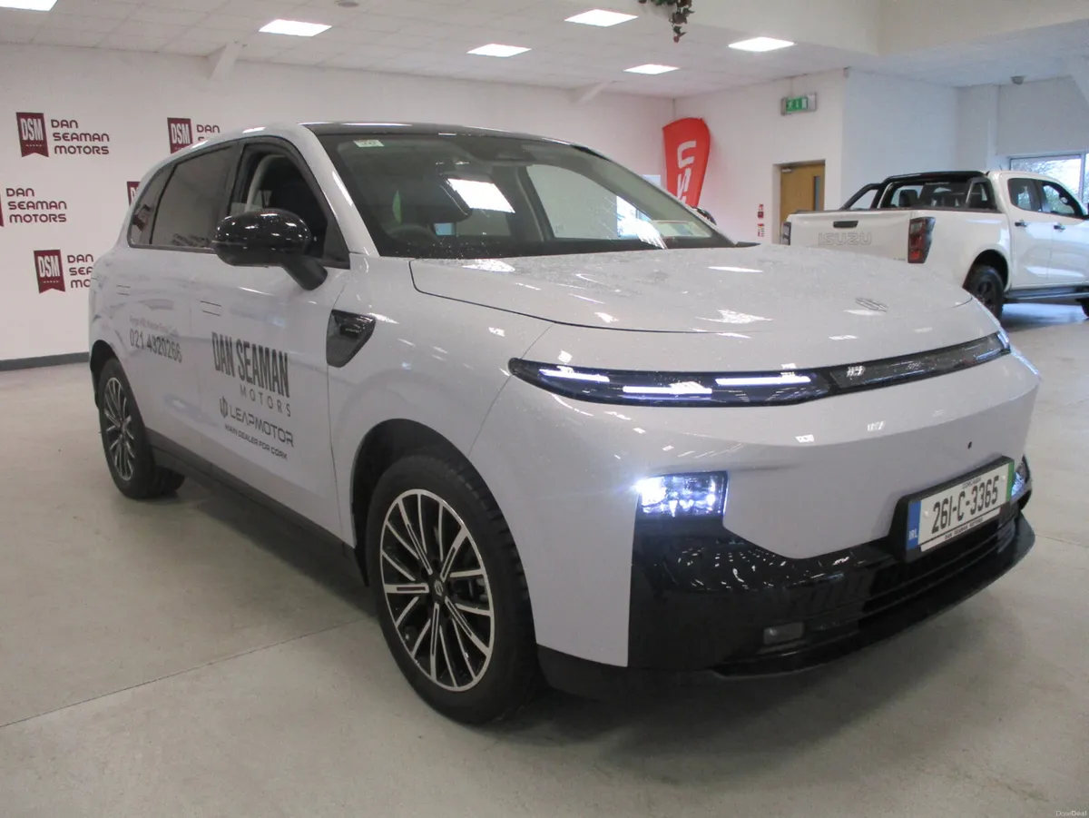 Leapmotor B10  67.1 KWH DESIGN 2026 434 KM RANGE - Image 3